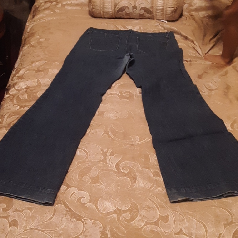 Jeans - Picture 4 of 4